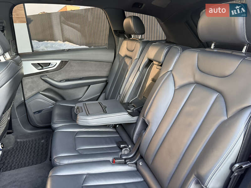 Внедорожник / Кроссовер Audi Q7 2016 в Стрые