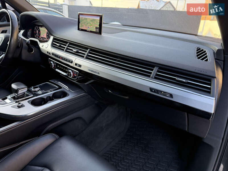 Внедорожник / Кроссовер Audi Q7 2016 в Стрые