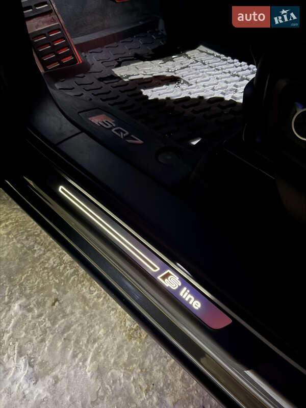 Внедорожник / Кроссовер Audi Q7 2016 в Стрые