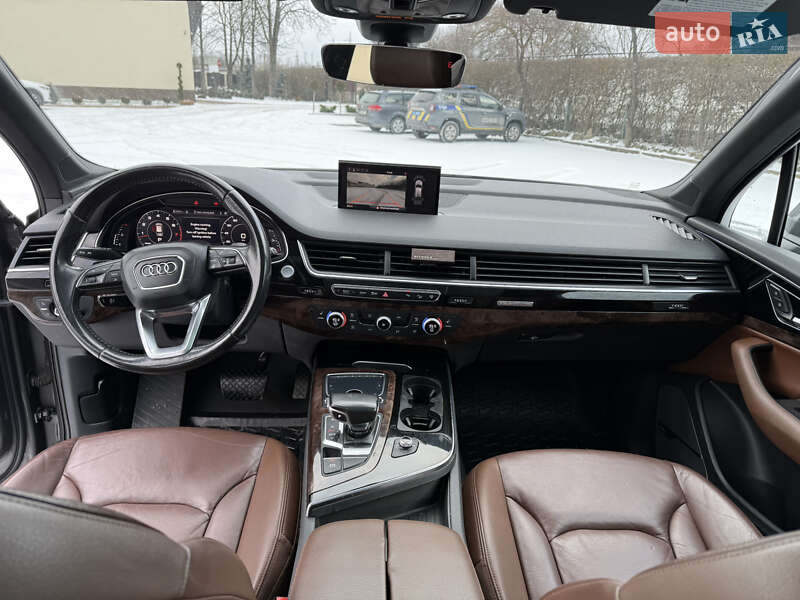 Позашляховик / Кросовер Audi Q7 2017 в Стрию