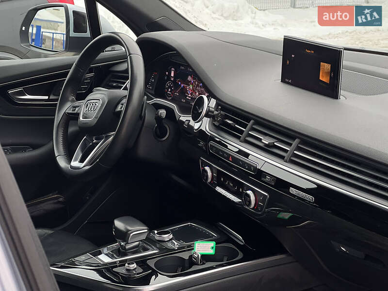 Внедорожник / Кроссовер Audi Q7 2017 в Киеве