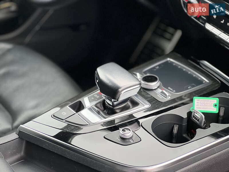 Внедорожник / Кроссовер Audi Q7 2017 в Киеве