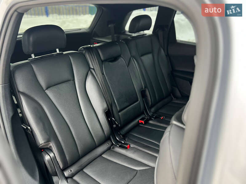 Внедорожник / Кроссовер Audi Q7 2017 в Киеве