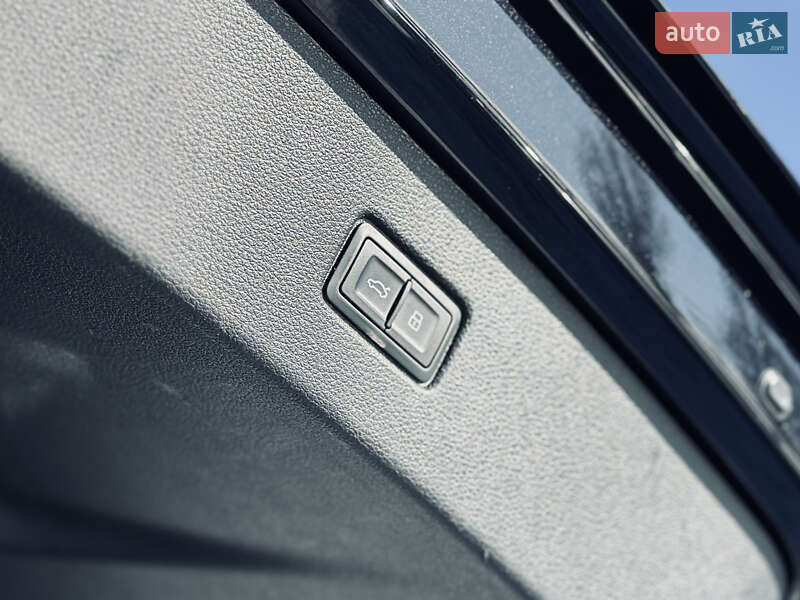 Внедорожник / Кроссовер Audi Q7 2016 в Кременчуге