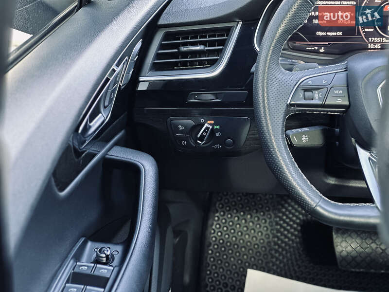 Внедорожник / Кроссовер Audi Q7 2016 в Кременчуге