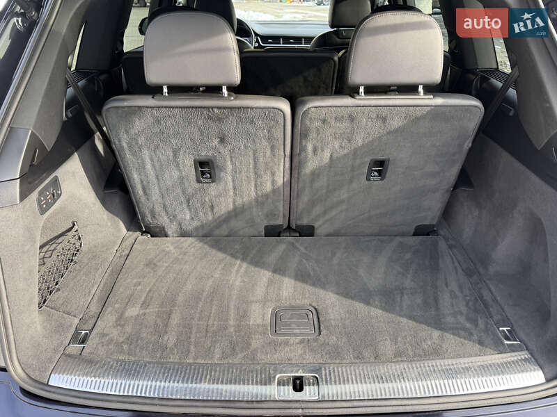 Позашляховик / Кросовер Audi Q7 2017 в Львові