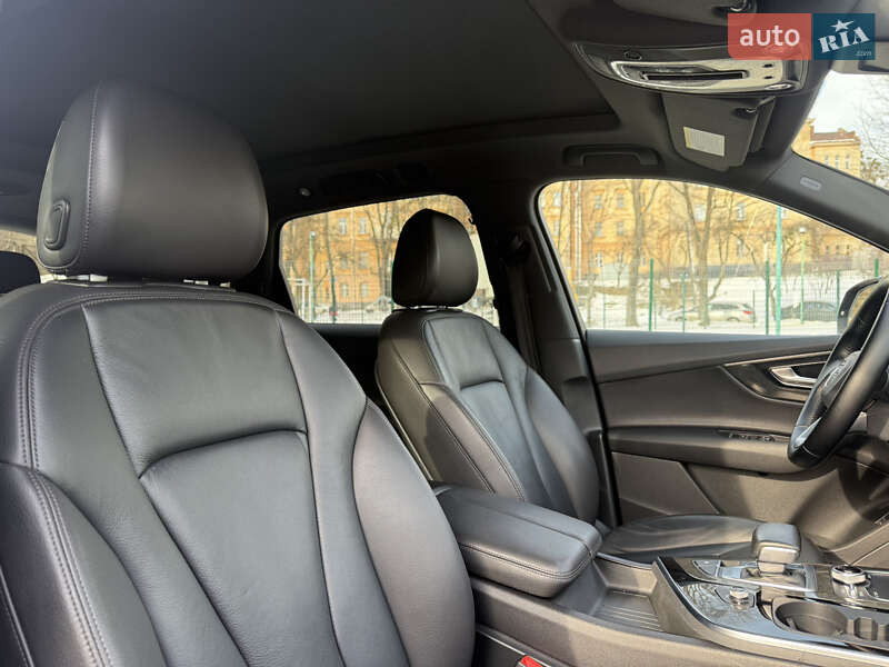 Позашляховик / Кросовер Audi Q7 2017 в Львові