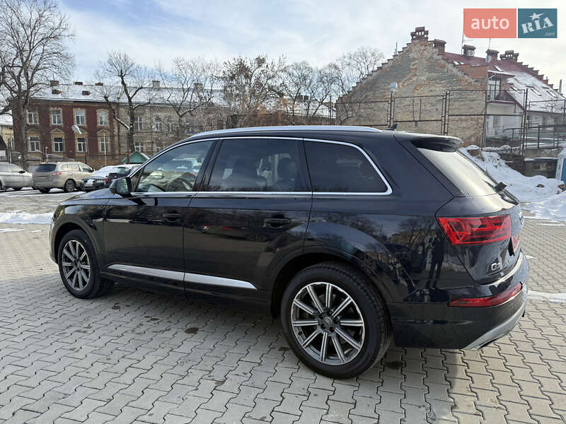Позашляховик / Кросовер Audi Q7 2017 в Львові