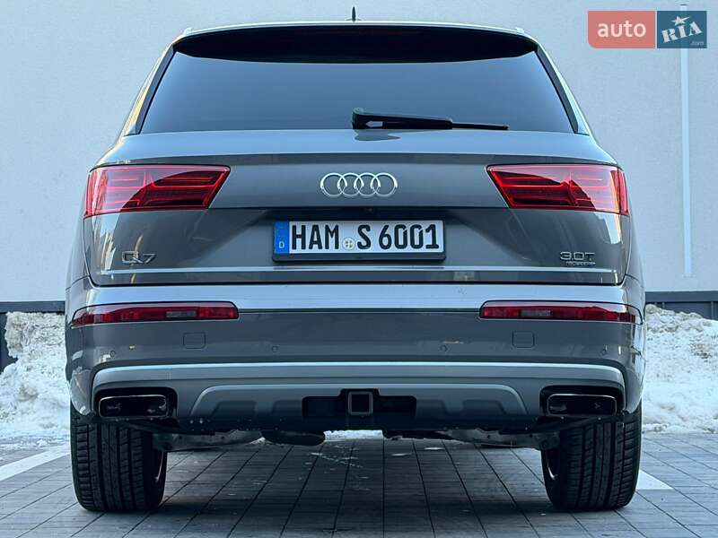 Внедорожник / Кроссовер Audi Q7 2017 в Ровно