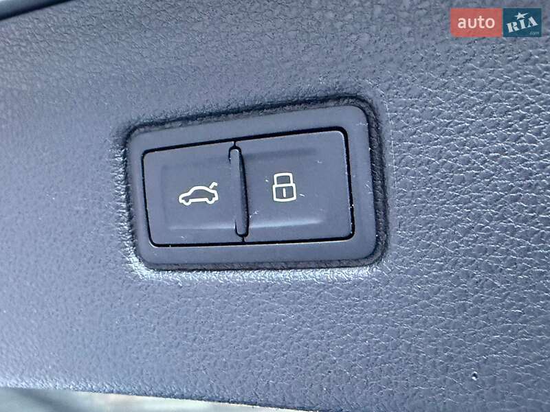 Внедорожник / Кроссовер Audi Q7 2017 в Ровно