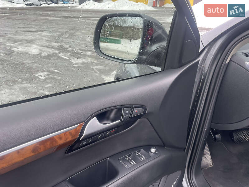 Внедорожник / Кроссовер Audi Q7 2015 в Ровно