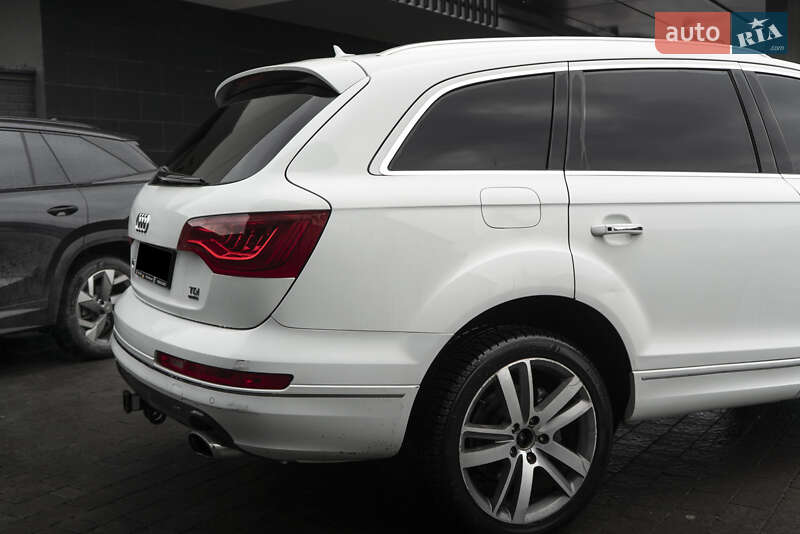 Позашляховик / Кросовер Audi Q7 2013 в Ужгороді