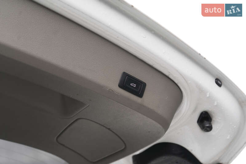 Позашляховик / Кросовер Audi Q7 2013 в Ужгороді