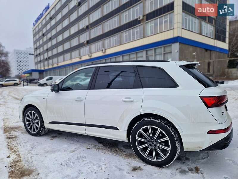 Внедорожник / Кроссовер Audi Q7 2023 в Харькове