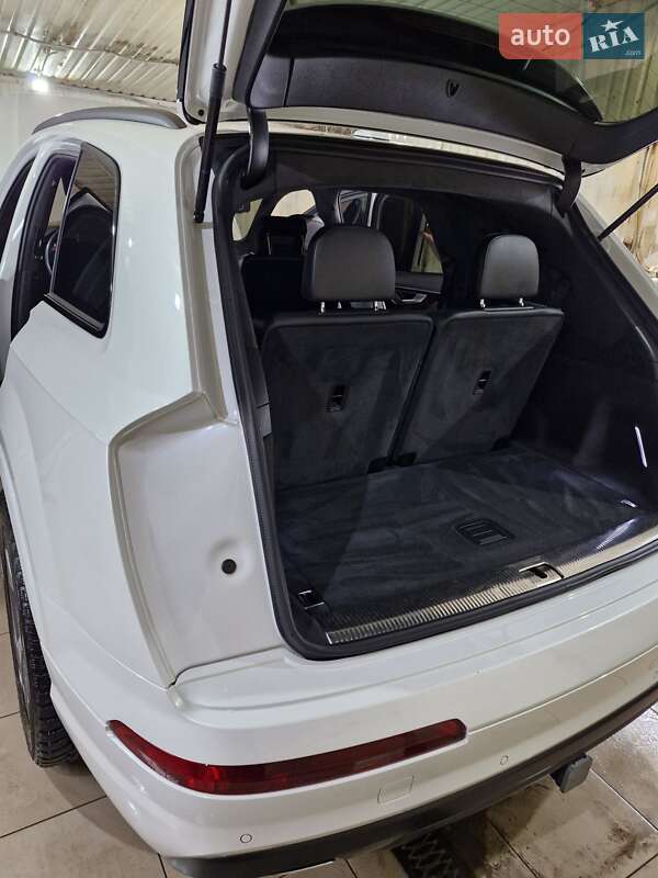 Внедорожник / Кроссовер Audi Q7 2017 в Киеве