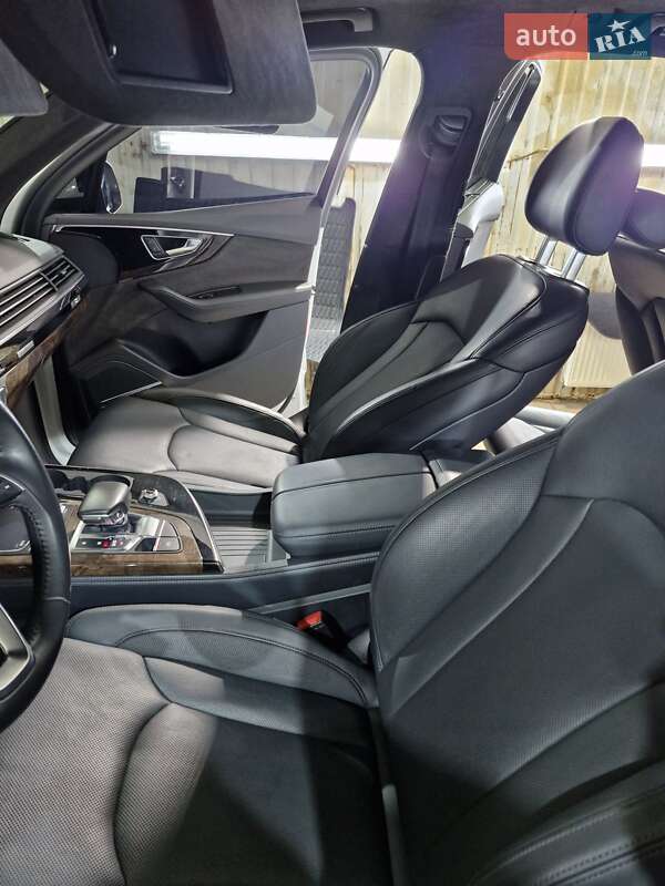 Внедорожник / Кроссовер Audi Q7 2017 в Киеве