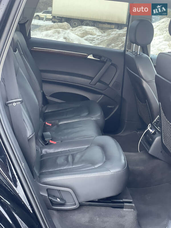 Позашляховик / Кросовер Audi Q7 2011 в Рівному