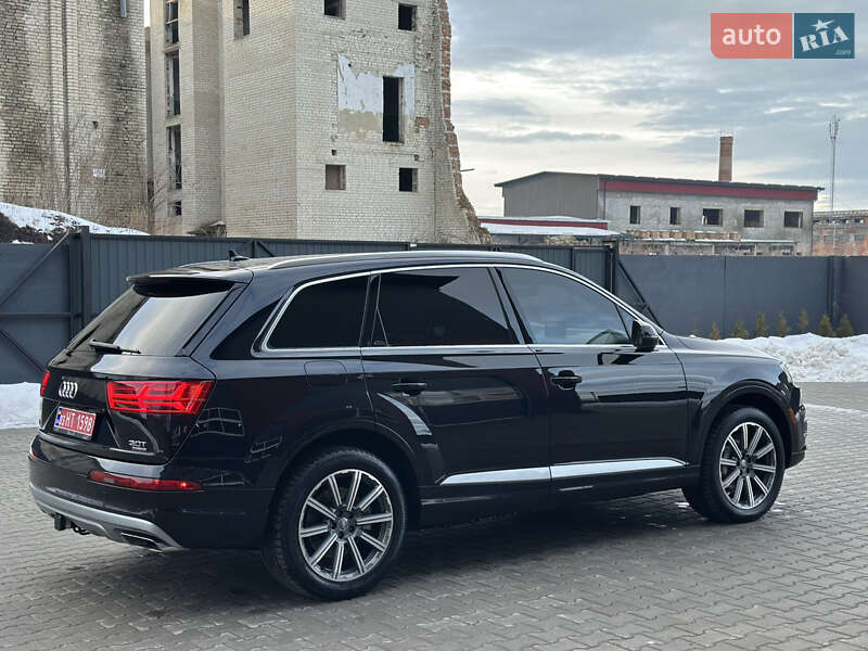 Внедорожник / Кроссовер Audi Q7 2017 в Дубно