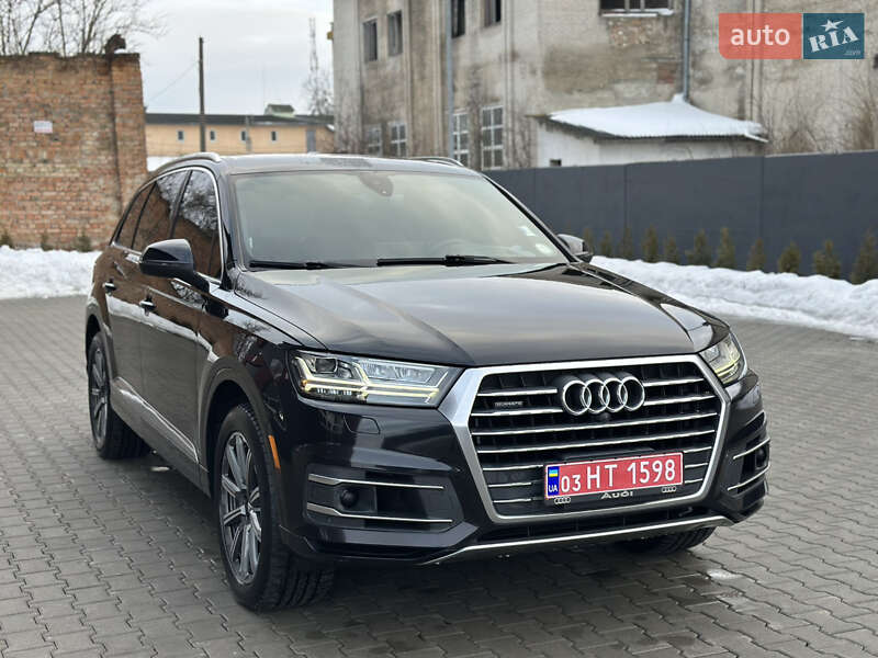 Внедорожник / Кроссовер Audi Q7 2017 в Дубно