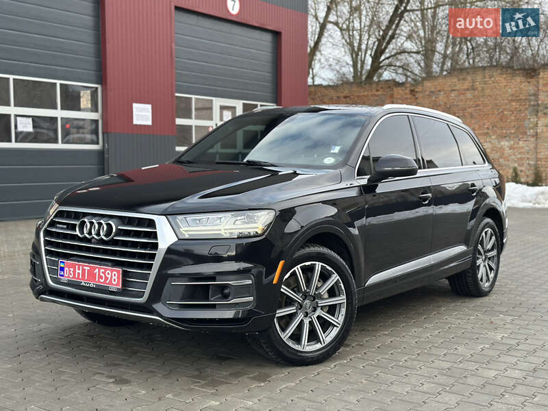 Внедорожник / Кроссовер Audi Q7 2017 в Дубно