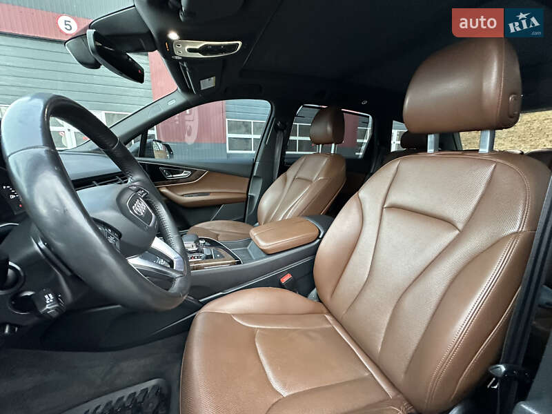 Внедорожник / Кроссовер Audi Q7 2017 в Дубно