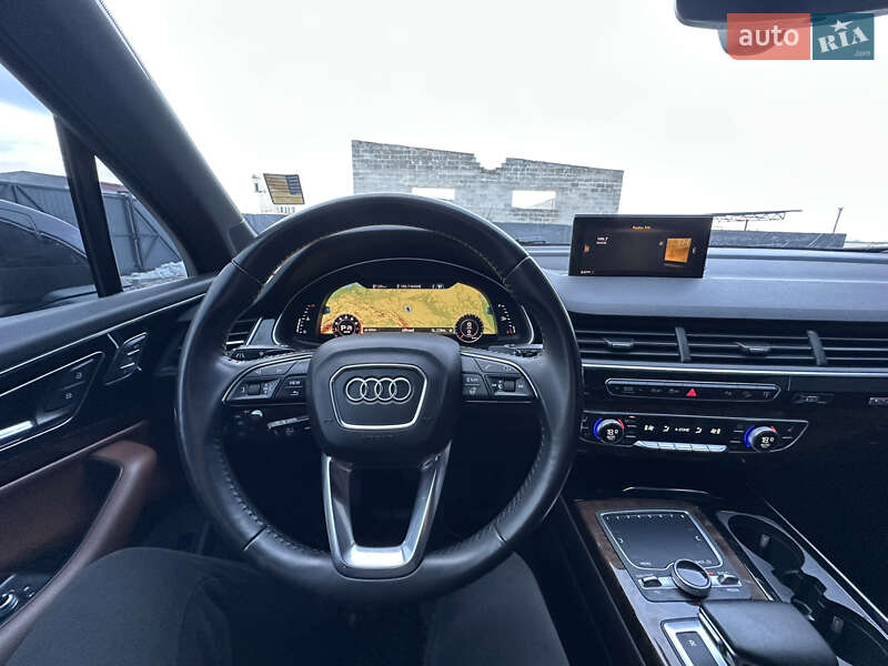 Внедорожник / Кроссовер Audi Q7 2017 в Дубно