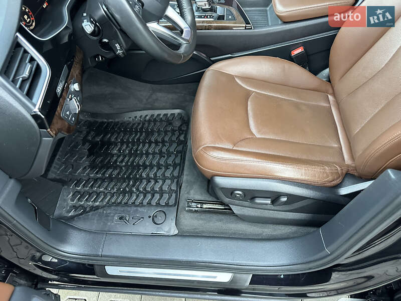 Внедорожник / Кроссовер Audi Q7 2017 в Дубно