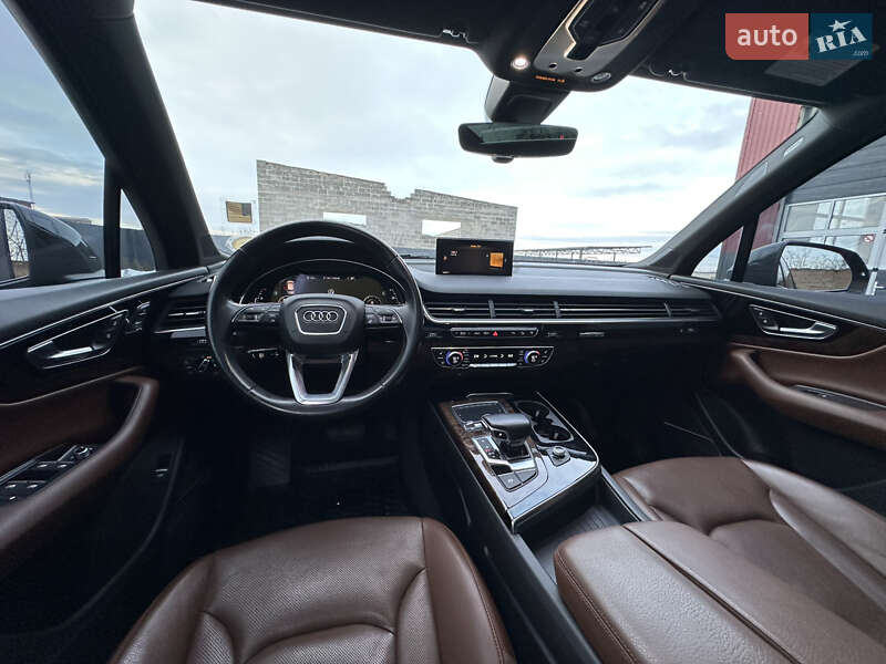 Внедорожник / Кроссовер Audi Q7 2017 в Дубно