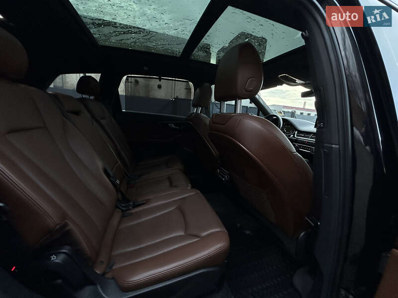 Внедорожник / Кроссовер Audi Q7 2017 в Дубно