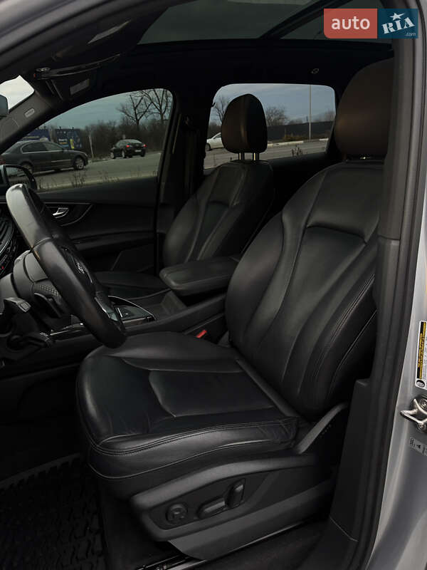 Позашляховик / Кросовер Audi Q7 2018 в Ужгороді