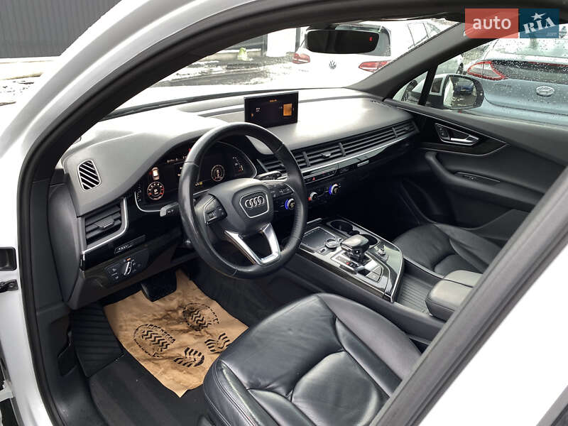 Внедорожник / Кроссовер Audi Q7 2016 в Луцке
