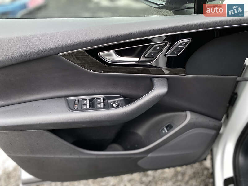 Внедорожник / Кроссовер Audi Q7 2016 в Луцке