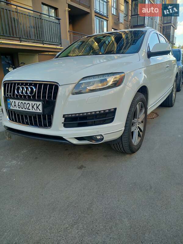 Позашляховик / Кросовер Audi Q7 2015 в Києві