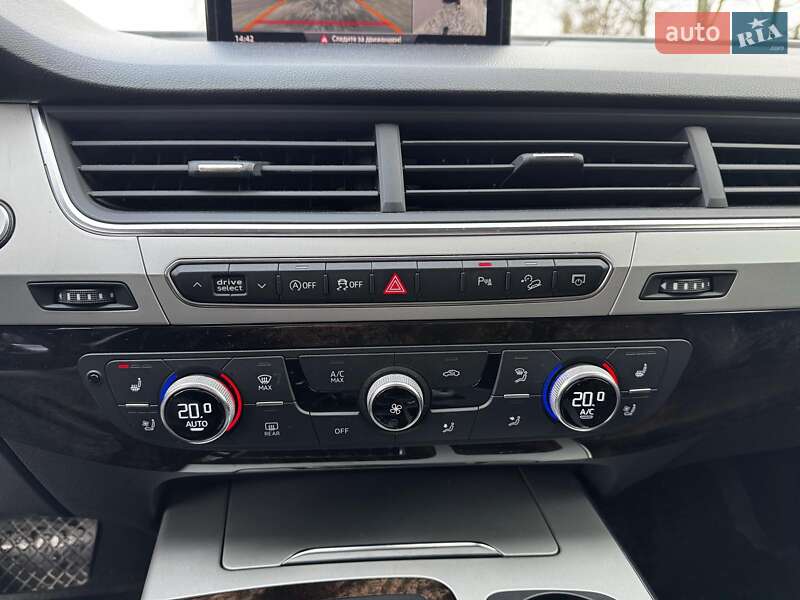 Позашляховик / Кросовер Audi Q7 2017 в Києві фото 30 Позашляховик / Кросовер Audi Q7 2017 в Києві