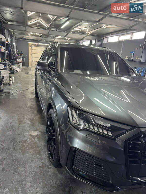 Внедорожник / Кроссовер Audi Q7 2020 в Львове