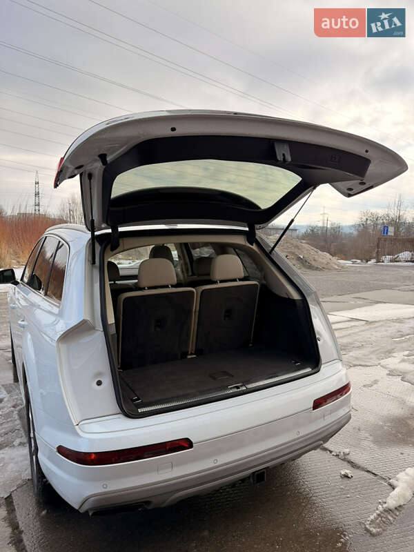 Позашляховик / Кросовер Audi Q7 2019 в Львові