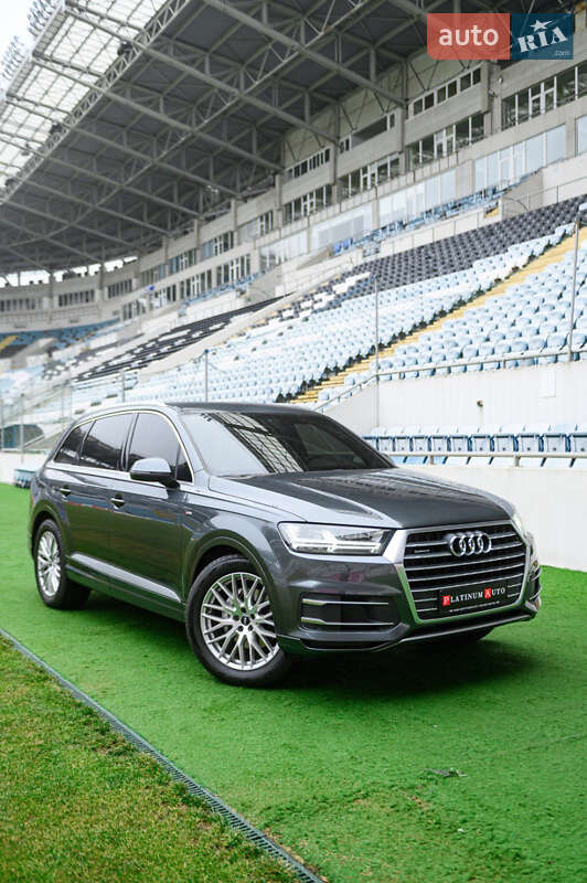 Позашляховик / Кросовер Audi Q7 2015 в Одесі