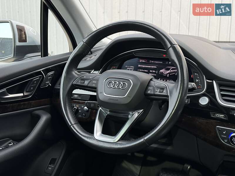 Внедорожник / Кроссовер Audi Q7 2017 в Мукачево