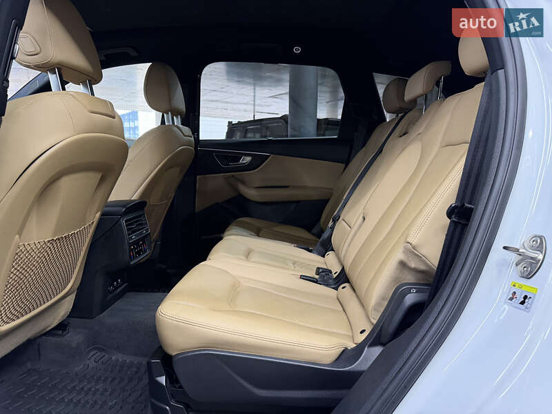 Позашляховик / Кросовер Audi Q7 2021 в Одесі фото 26 Позашляховик / Кросовер Audi Q7 2021 в Одесі