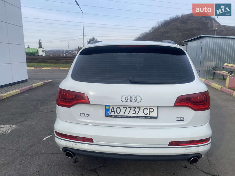 Позашляховик / Кросовер Audi Q7 2015 в Мукачевому
