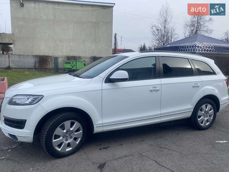 Позашляховик / Кросовер Audi Q7 2015 в Мукачевому