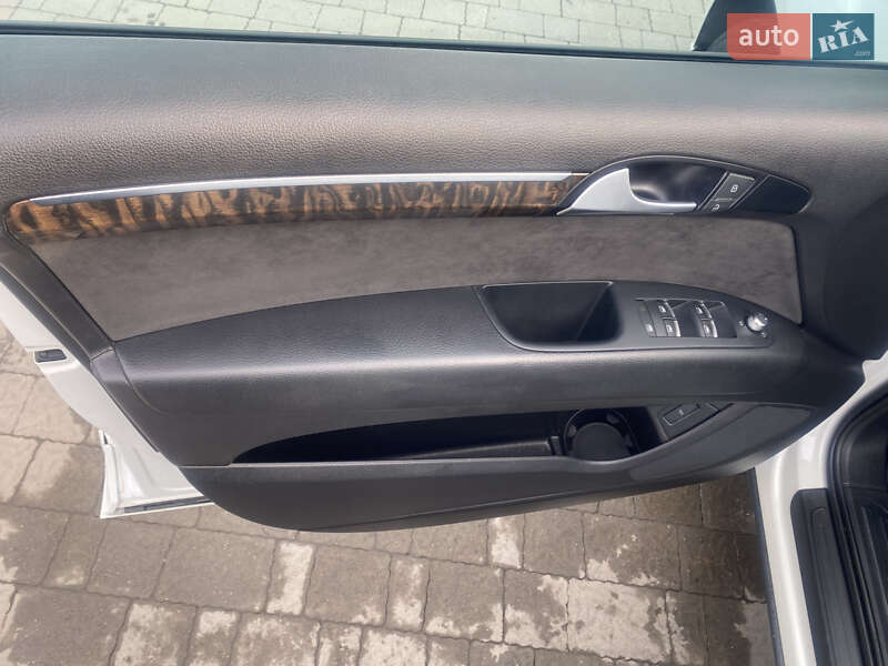 Позашляховик / Кросовер Audi Q7 2015 в Мукачевому