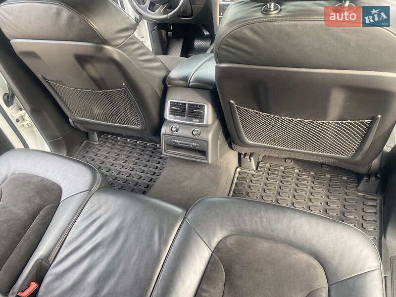 Позашляховик / Кросовер Audi Q7 2015 в Мукачевому