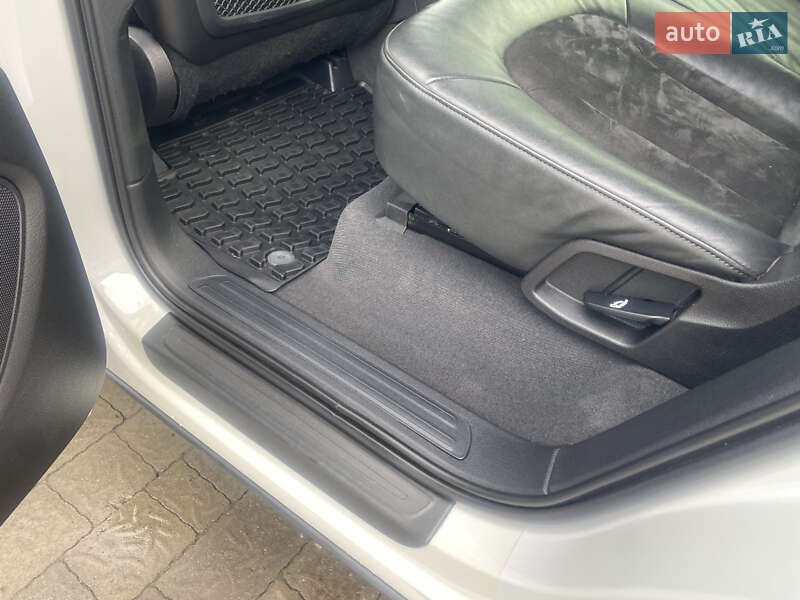 Позашляховик / Кросовер Audi Q7 2015 в Мукачевому