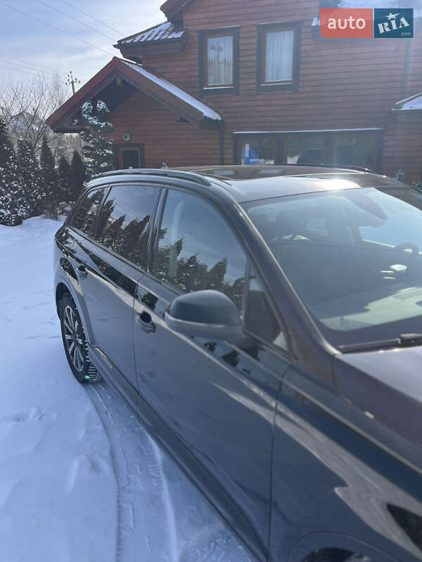 Позашляховик / Кросовер Audi Q7 2016 в Львові