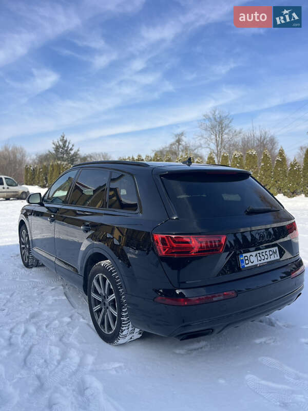 Позашляховик / Кросовер Audi Q7 2016 в Львові