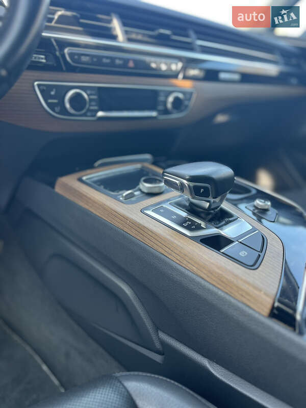 Позашляховик / Кросовер Audi Q7 2016 в Львові