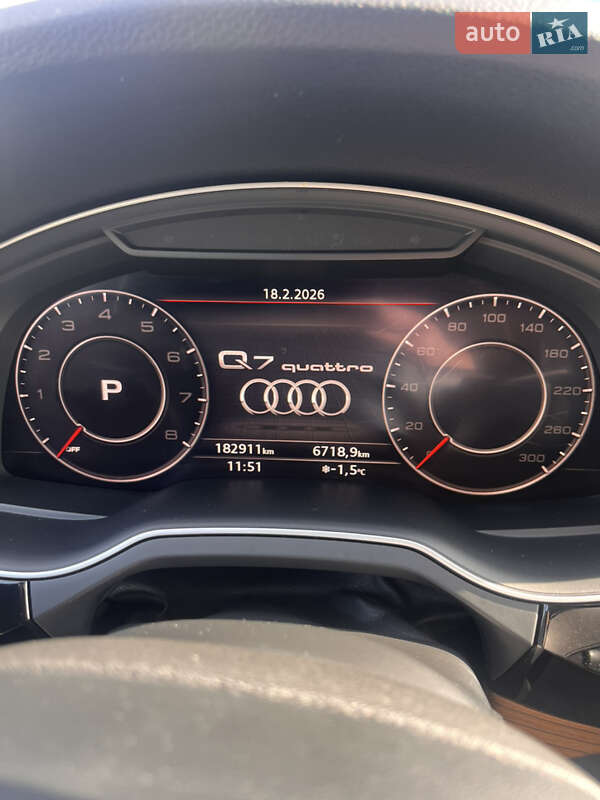 Позашляховик / Кросовер Audi Q7 2016 в Львові