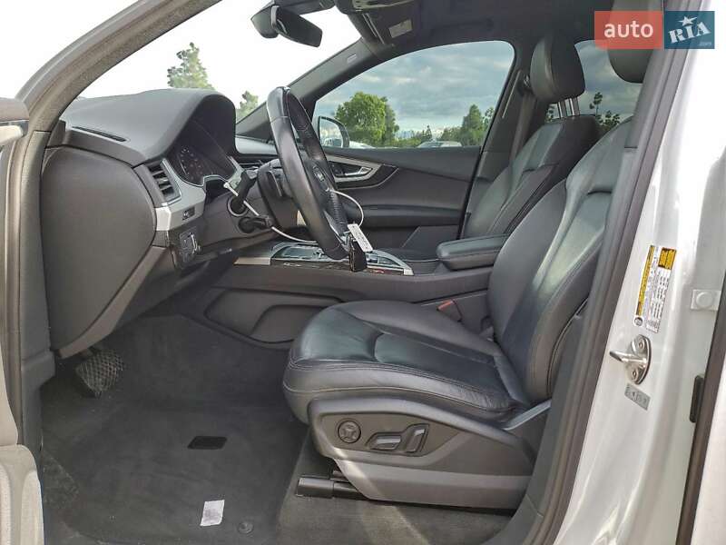 Позашляховик / Кросовер Audi Q7 2017 в Чернівцях