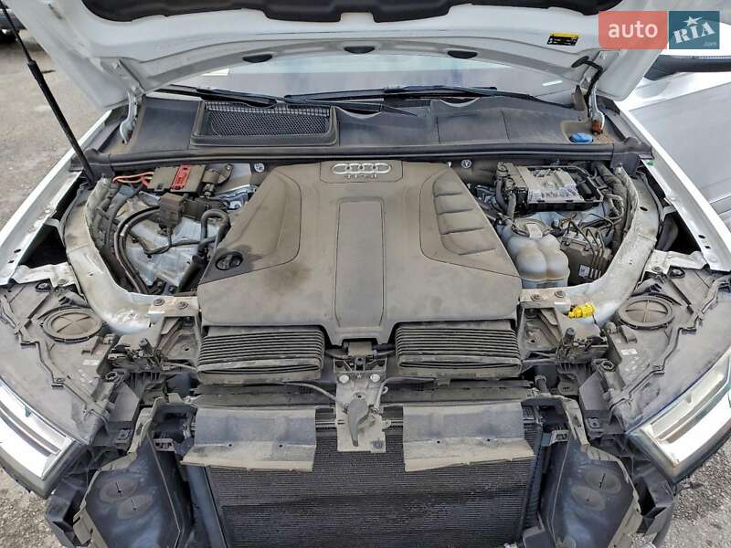 Позашляховик / Кросовер Audi Q7 2017 в Чернівцях